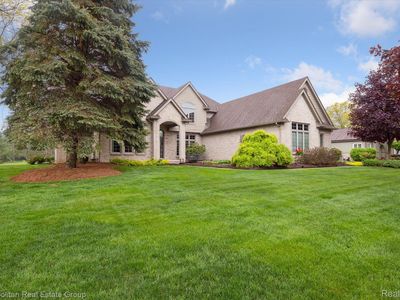 921 Gleneagles, Highland, MI, 48357