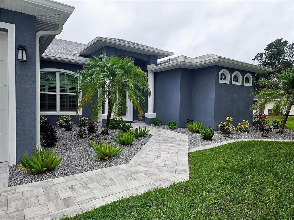 8077 SW Sunny Oaks Dr