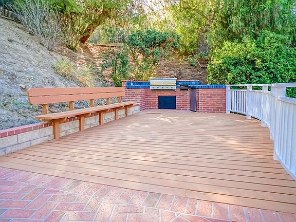 2nd image of 28931 Woodside Dr