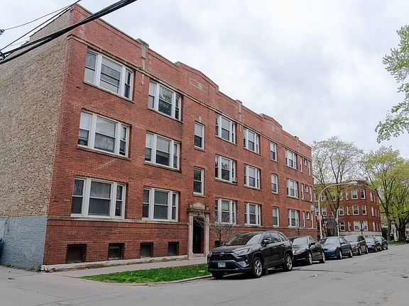 3rd image of 3655 N Bosworth Ave APT 2