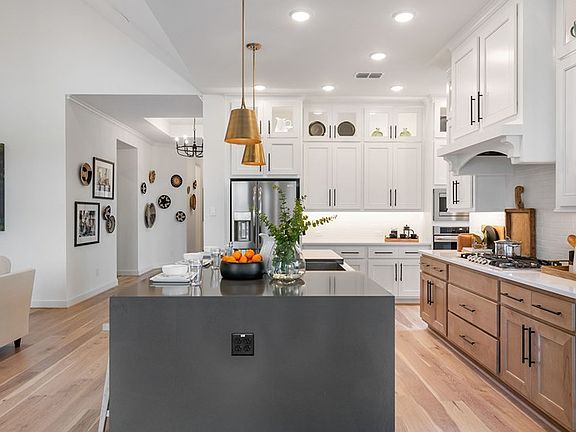 The Leeward - Kitchen