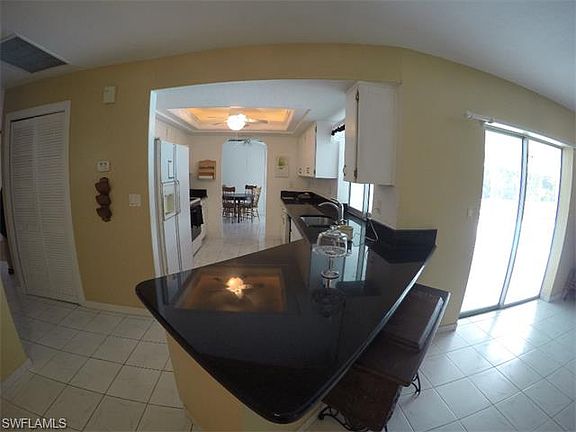 5th image of 606 SE 22nd St