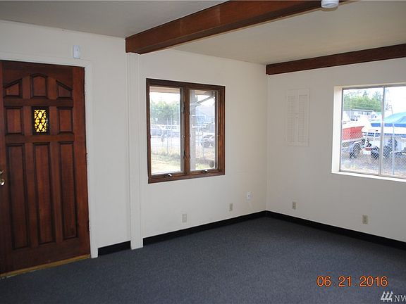 3rd image of 9505 Portland Ave E
