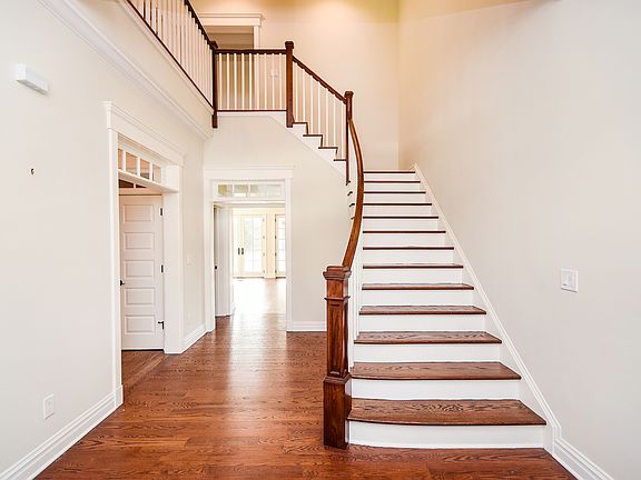 3rd image of 5 Hudson Place