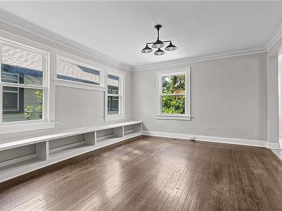 5th image of 5526 Woodland Ave