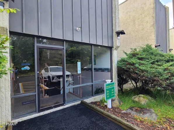 146 Foxfire Dr APT 203, Mount Pocono, PA 18344