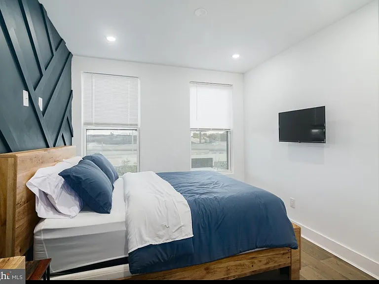 3127 Richmond St #3 — Photo 2