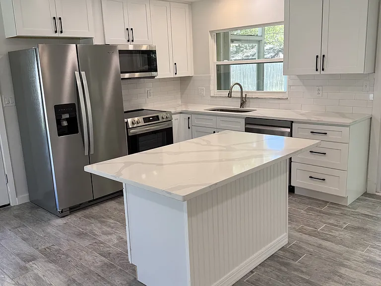 1105 Morse Ave — Photo 1