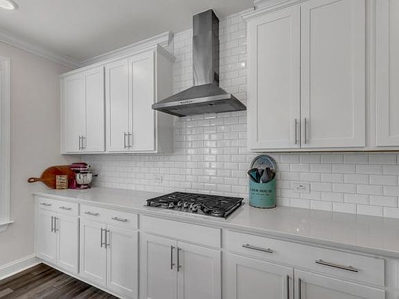 2nd image of 1526 Cloverfield Ct