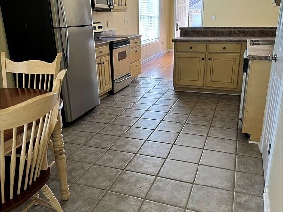 4th image of 10360 Hunt Cir