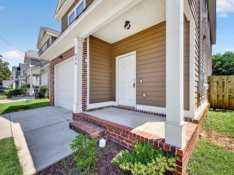 934 Boyd Ln — Photo 3