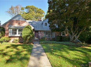 99 Cumberland Rd, Warwick, RI 02886