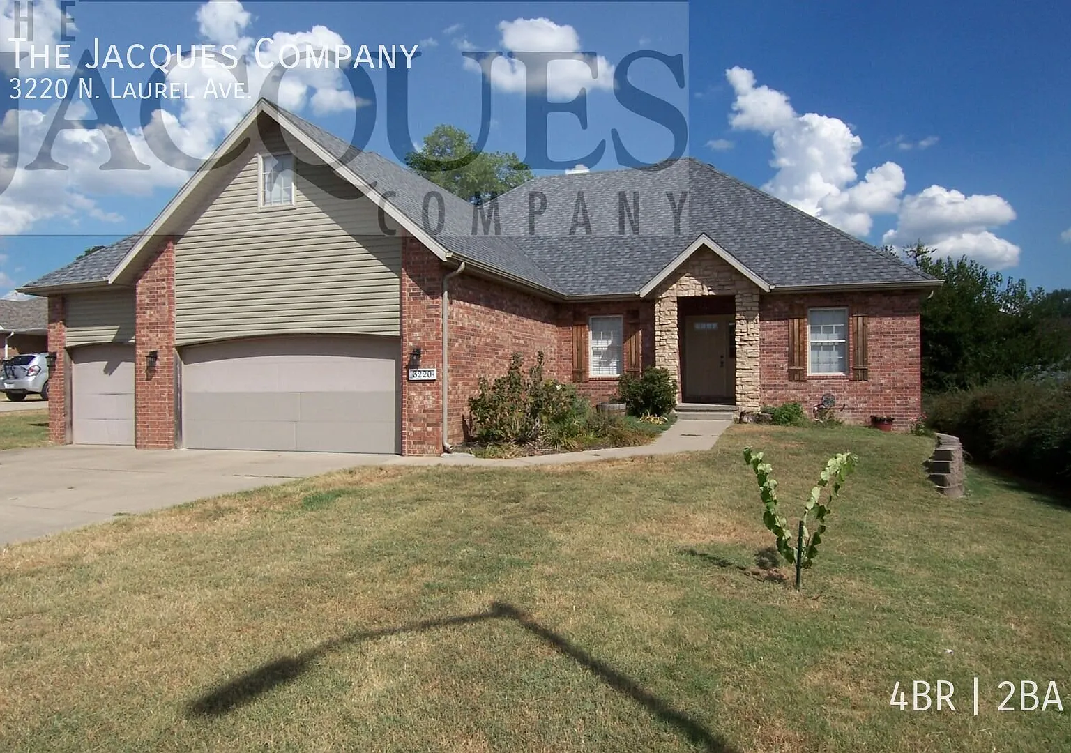 Beautiful 4 Bedroom, 2 Bath, 3 Car Garage in Crown Meadows — Photo 1