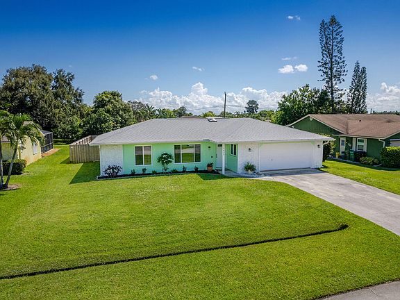 3rd image of 2432 SE Caligula Avenue