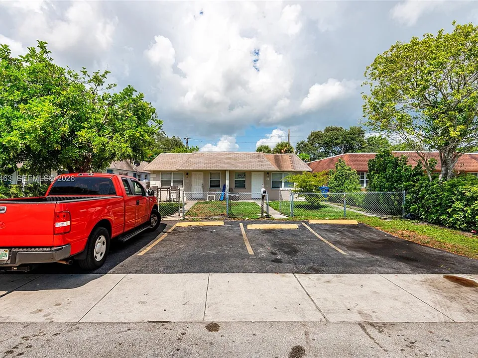 1607 NW 8th Ave #2