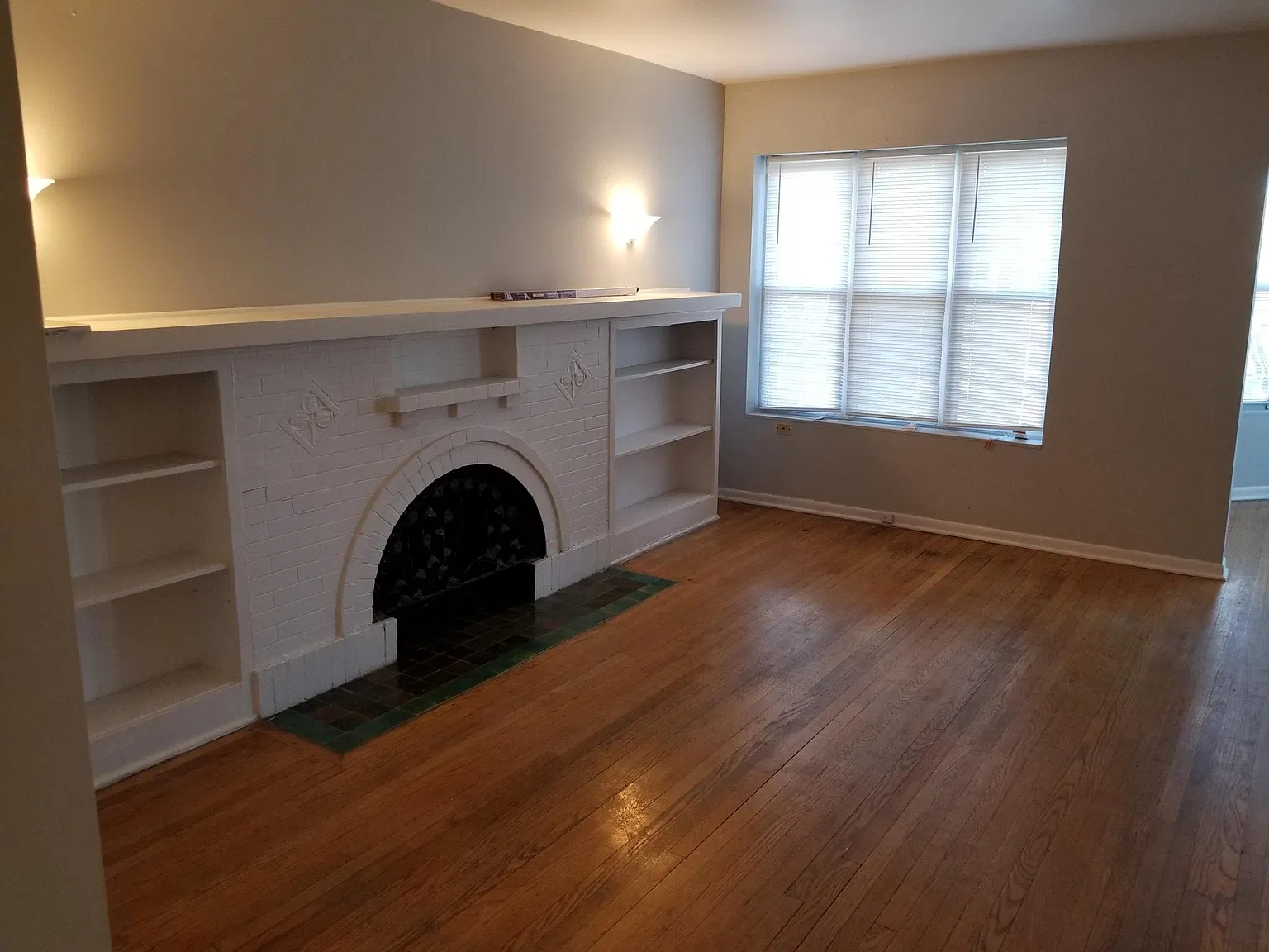 3 bed, 1200 sqft, $1,200 — Photo 1