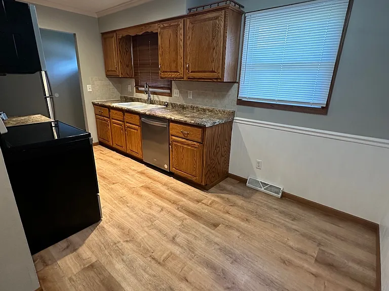 3520 Sunny Hill Dr — Photo 9