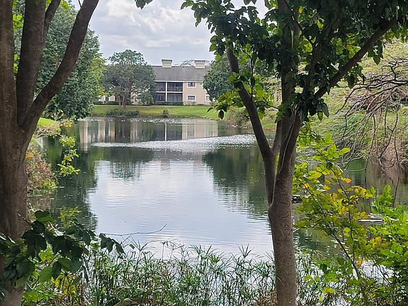 4th image of 8711 NW 39th St #8711