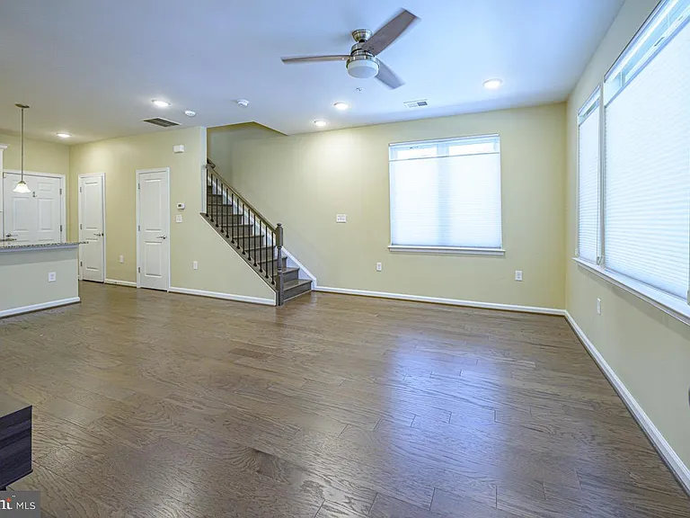 5130 Cambria Way #101 — Photo 3