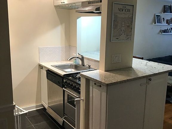 3rd image of 150 E 27th St APT 4G