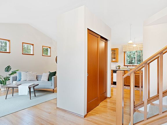 5th image of 9430 Saint Johns Place NE