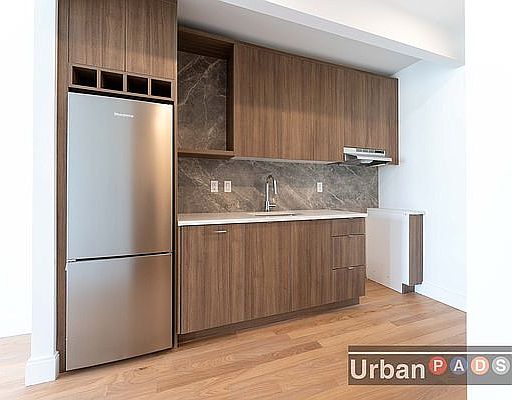 3rd image of 305 Kingsland Ave #4D