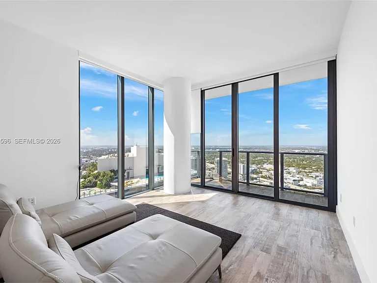 650 NE 32nd St #Penthouse 5201 — Photo 31