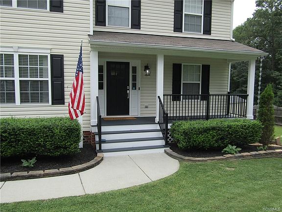 3rd image of 385 Oxford Ln