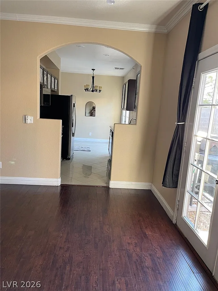3 bed, 2.5 bath, 1393 sqft, $2,100 — Photo 3