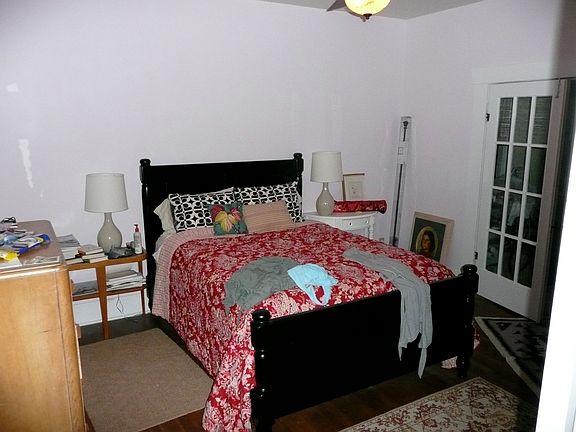 3rd image of 1133 W Mistletoe Ave