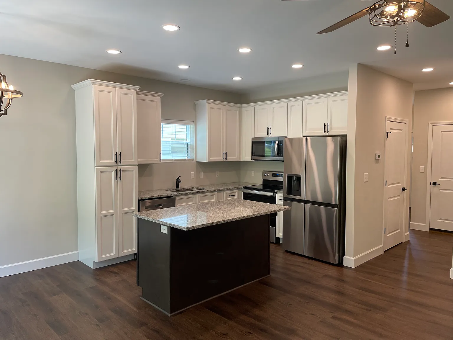 3 bed, 2.5 bath, 1500 sqft, $2,250 — Photo 2