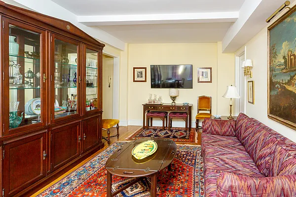 Rented by Keller Williams NYC | media 17