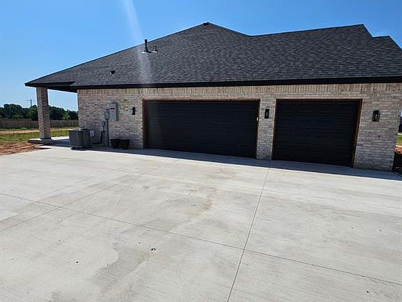 2nd image of 1169 Wolf Creek Dr