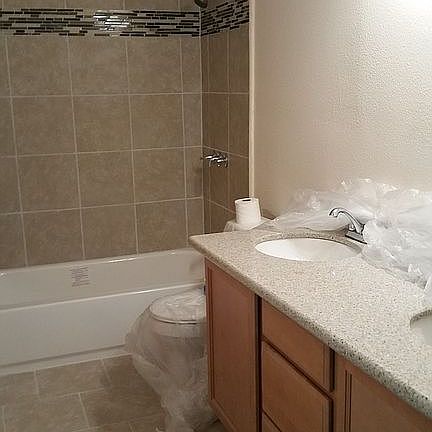 4th image of 155 Hilldale Dr