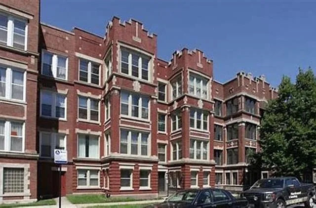 5126 S Greenwood Ave #1 — Photo 1