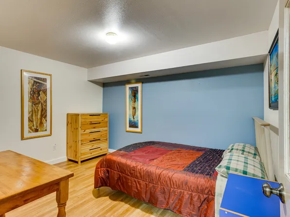 29423 1st Ave S, Federal Way, WA 98003