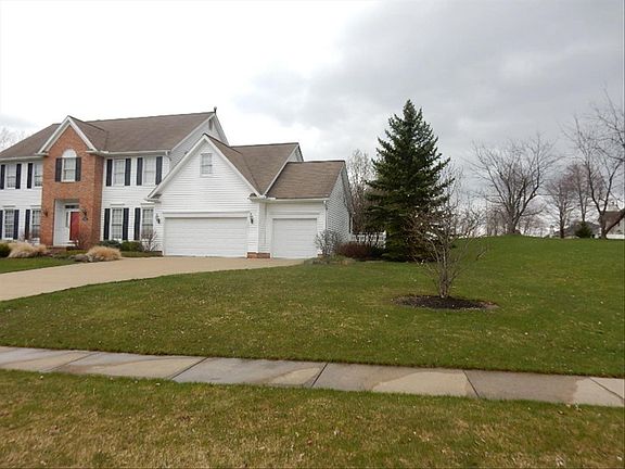 2nd image of 833 Woodhaven Dr