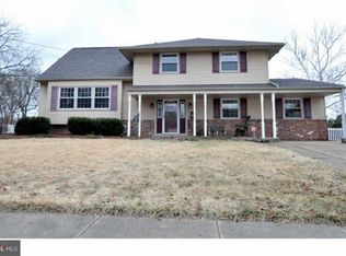 25 Montclair Dr, Delran, NJ 08075
