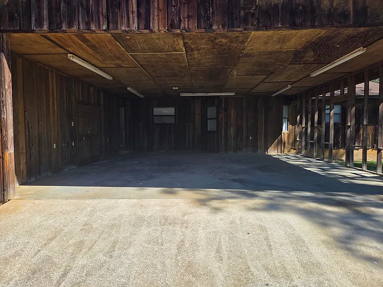 2202 Pearce Ave — Photo 3