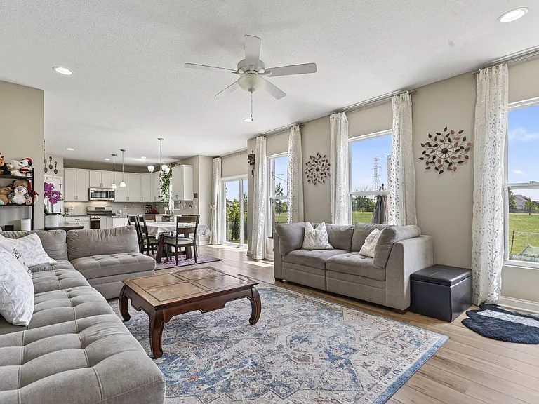 3805 Mantle Dr — Photo 24