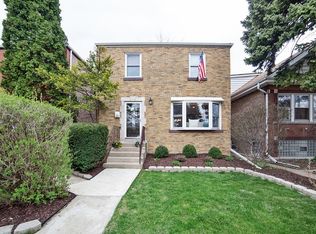 3220 Oak Ave, Brookfield, IL 60513