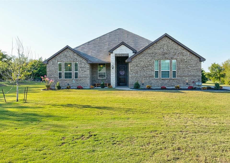 1st image of 720 Mint Dr