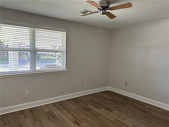 4th image of 301 Labarre Dr #B