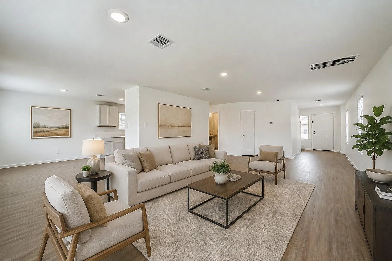 4 bed, 2.5 bath, 2386 sqft, $2,000 — Photo 3