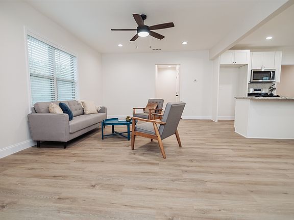 4th image of 305 Ball St