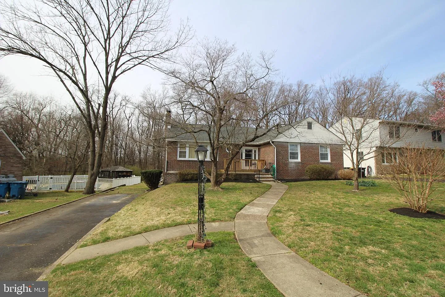 2062 Clover Ave photo 1