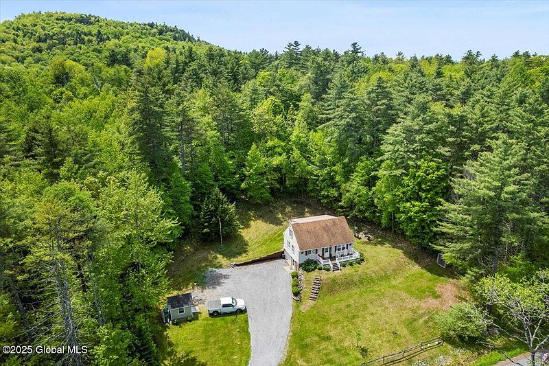 3rd image of 113 New Vermont Road