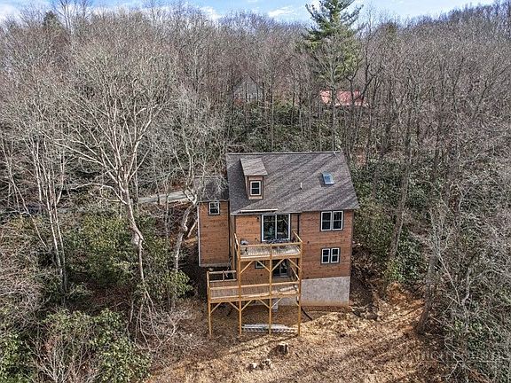 2nd image of 406 Red Maple Lane
