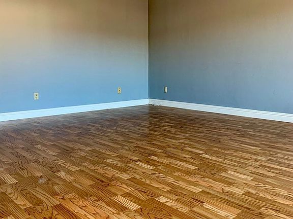 4th image of 4402 Parks Ave