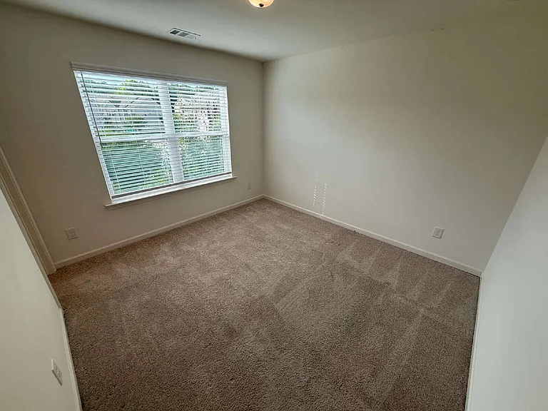565 Morrow Ln SW #SW — Photo 4